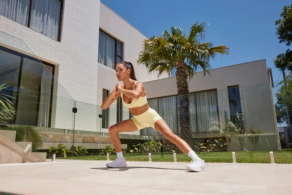 Kayla Itsines The Body Burner - Portrait