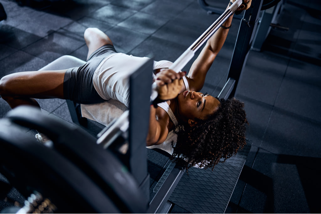How To Bench Press & What Muscles They Work - Hero image