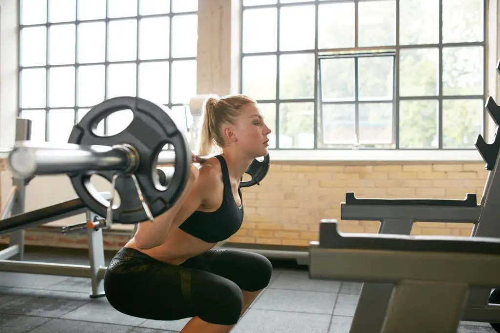 Dumbbells Vs Barbells: Which Is Better? - Picture Panel 3 - Desktop