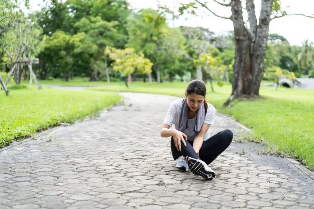 What Causes Leg Cramps & How To Get Rid Of Them - Picture Panel 2 - Desktop